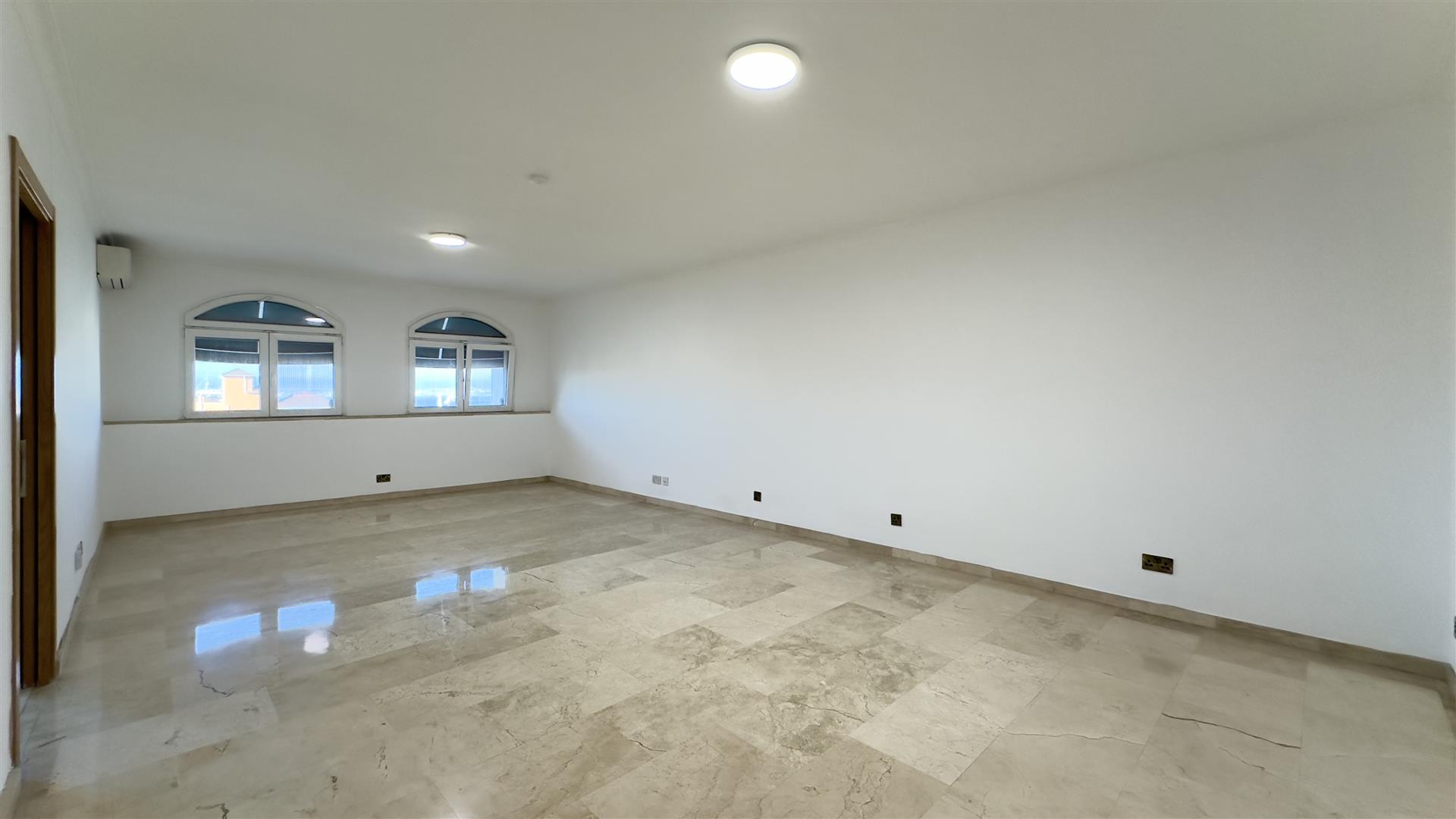 Image of Apartment - 3 Bedrooms - 2 Bathrooms for Sale in Gardiner's View-Gibraltar, Image 2